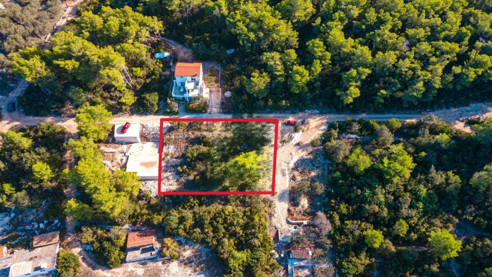 Kúsok raja na predaj – pozemok v srdci Dalmácie