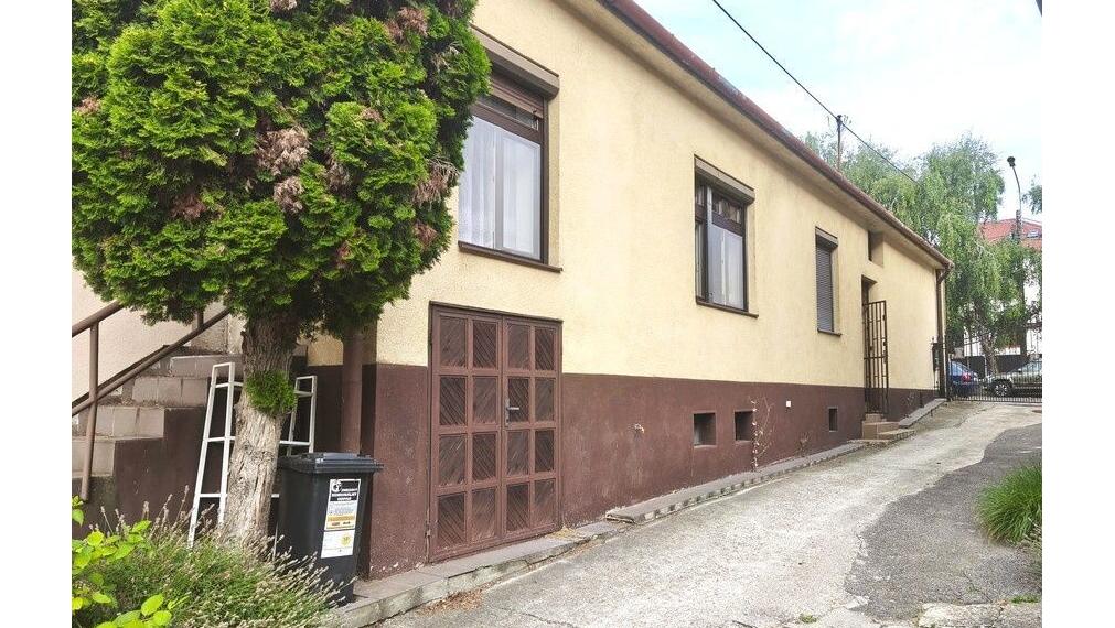 Na predaj - 4-izbový rodinný dom, ul. Alstrova, Bratislava III TOP