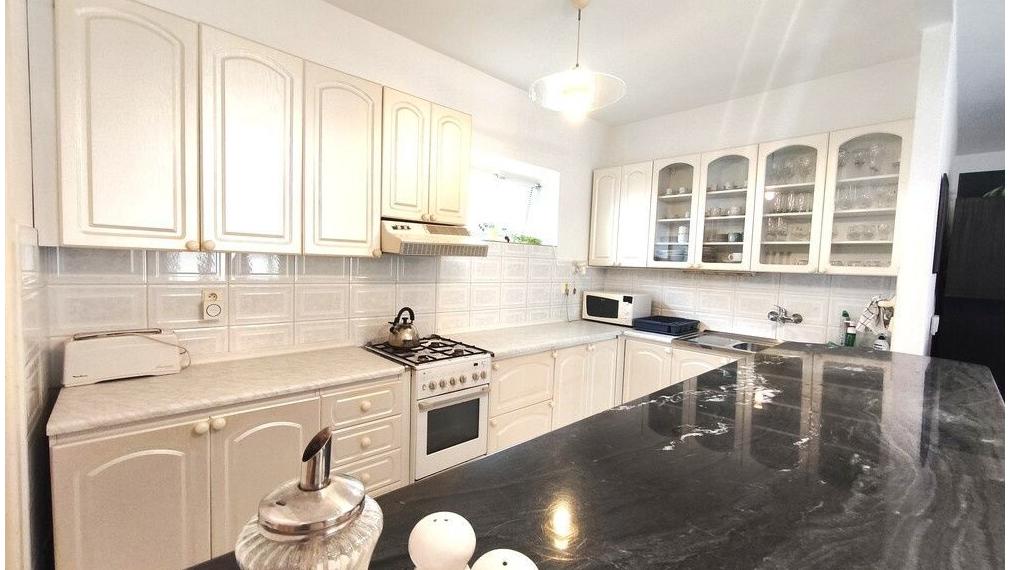 Na predaj - 4-izbový rodinný dom, ul. Alstrova, Bratislava III TOP