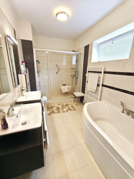 Na predaj - 4-izbový rodinný dom, ul. Alstrova, Bratislava III TOP