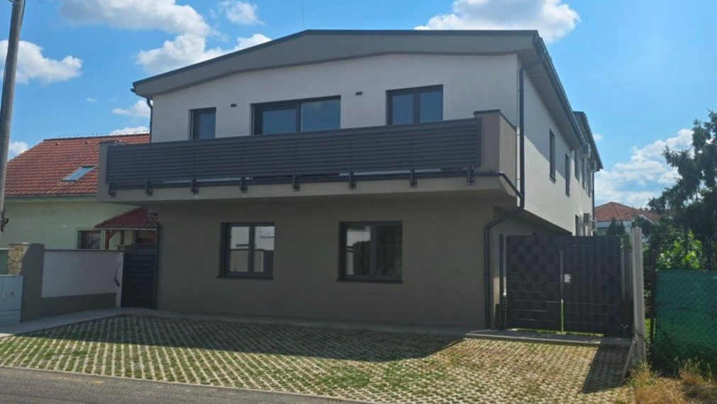 Komfortné bývanie v rodinnom dome – 3-izbový byt s terasou a vlastným vstupom