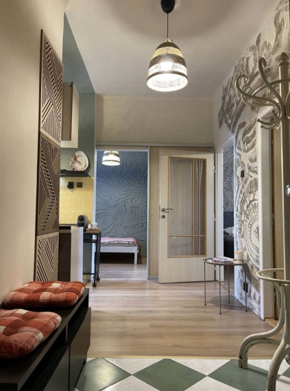 Dizajnový byt v srdci Bratislavy – 42 m² pokoja a funkčnosti