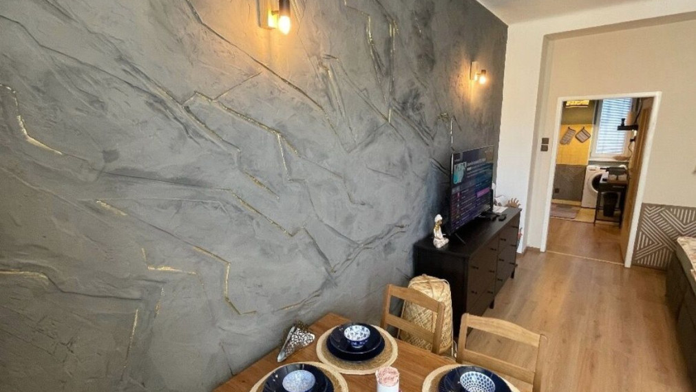 Dizajnový byt v srdci Bratislavy – 42 m² pokoja a funkčnosti