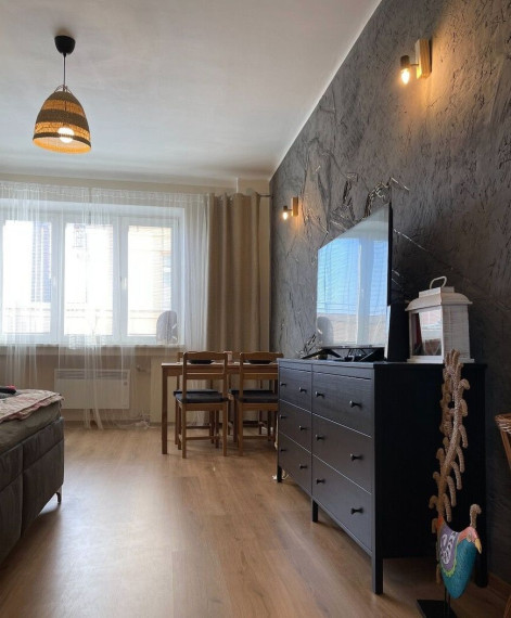 Dizajnový byt v srdci Bratislavy – 42 m² pokoja a funkčnosti