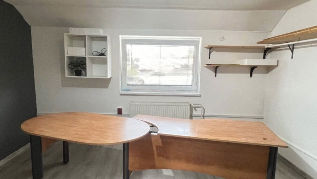 Priestranný 4-izbový byt alebo kancelárske priestory – 120 m² s parkovaním