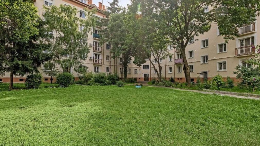 Na predaj - 4-izbový byt, ul. Miletičova, Bratislava II