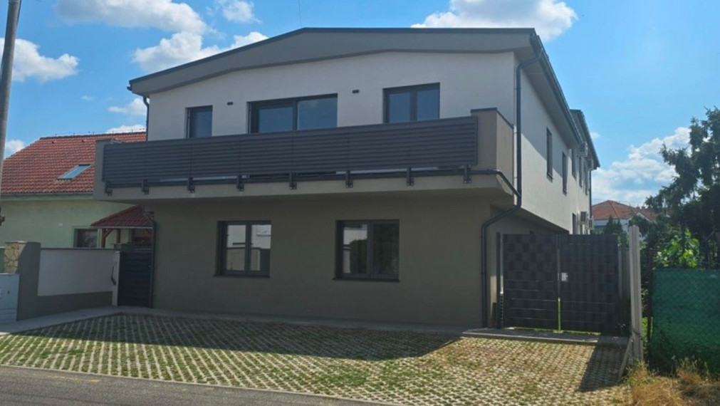 Na prenájom - 6-izbový dom, ul.Anízová, Bratislava II