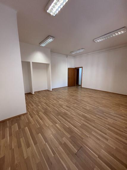 Kancelársky komplex v historickej admin. budove v Starom Meste