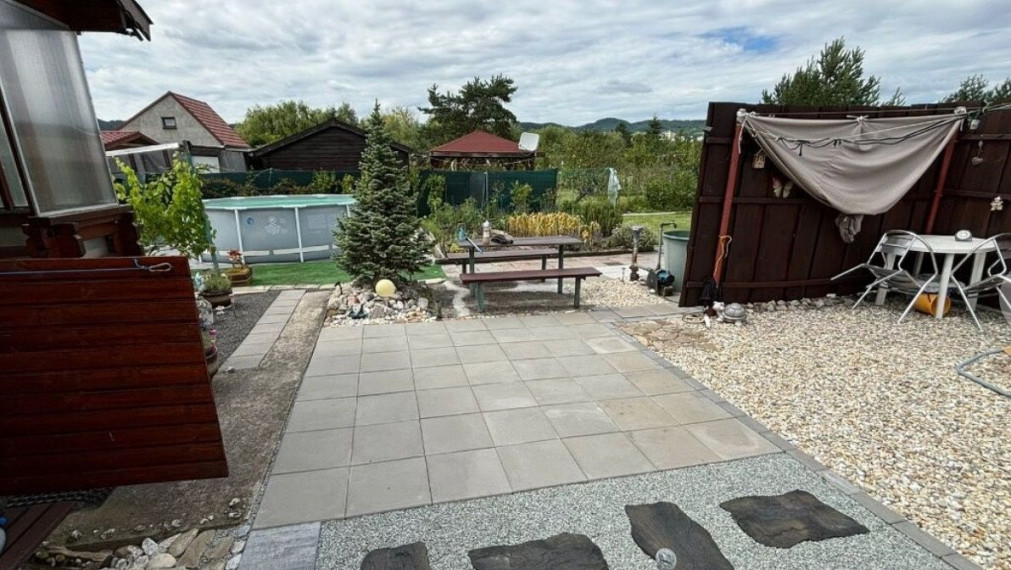 Záhrada na predaj, Rača