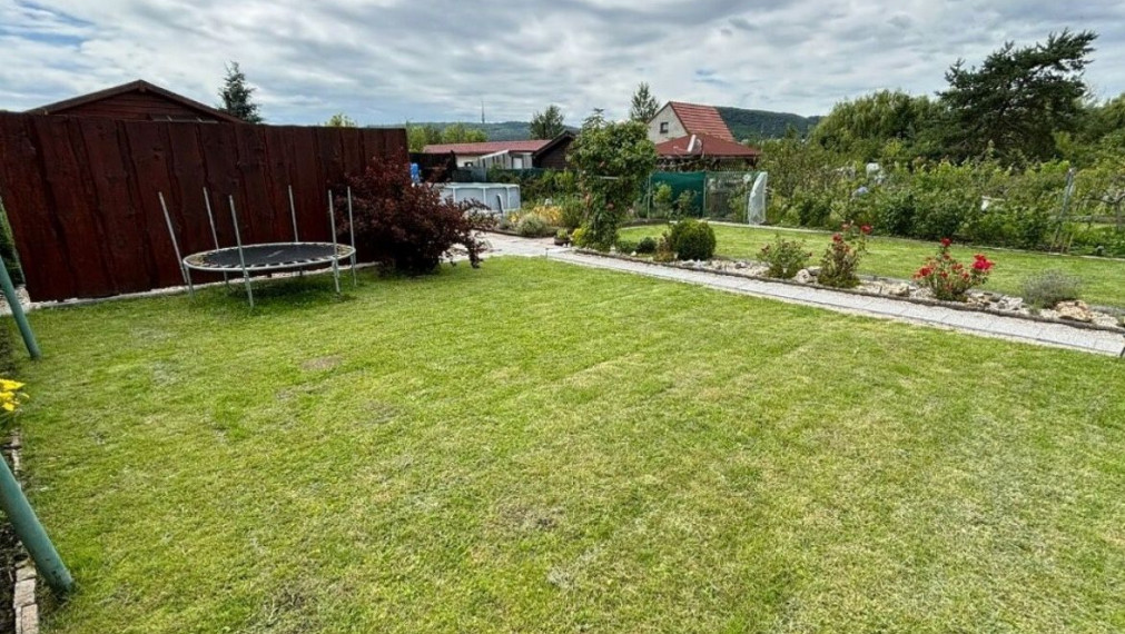 Záhrada na predaj, Rača