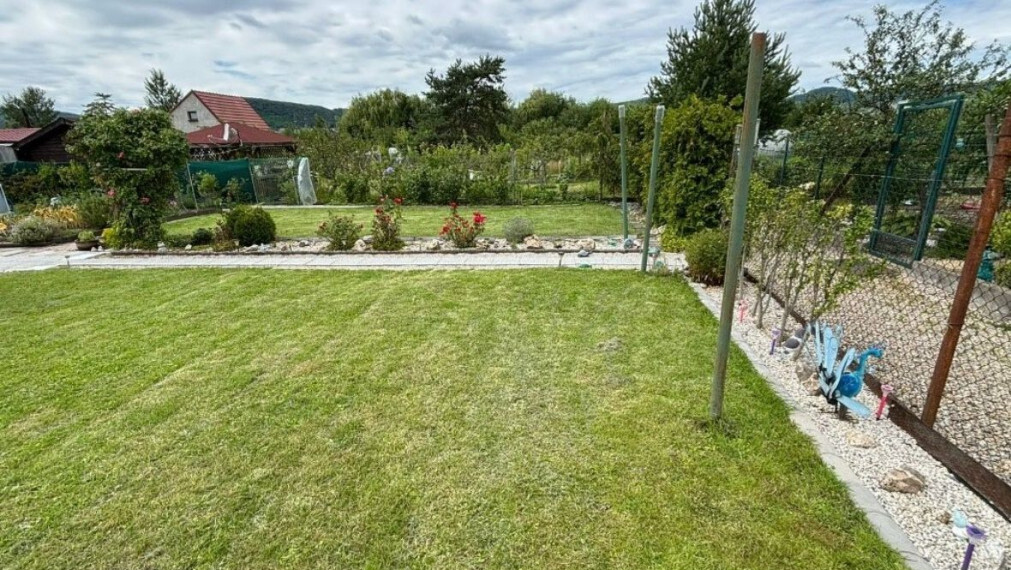 Záhrada na predaj, Rača