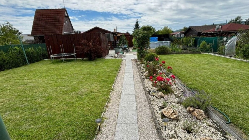 Záhrada na predaj, Rača