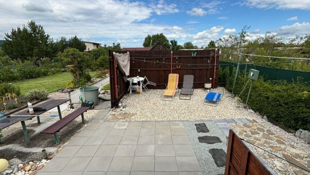 Záhrada na predaj, Rača