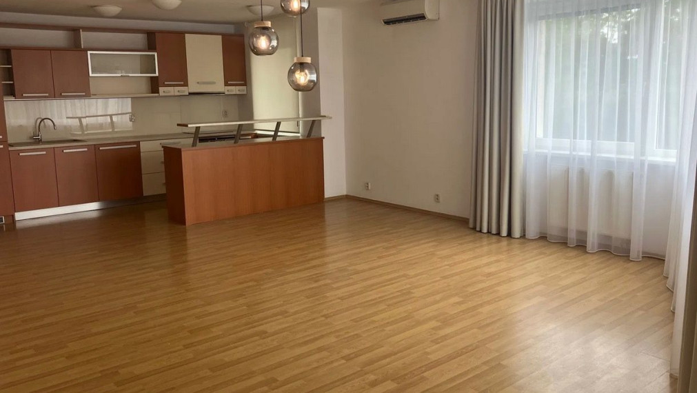 Na prenájom - 4-izbový byt, ul.Pažítková, Bratislava II