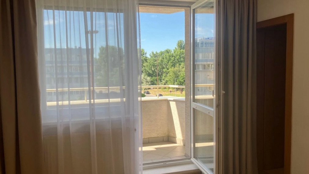 Na prenájom - 4-izbový byt, ul.Pažítková, Bratislava II