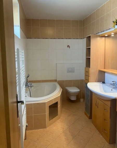 Na prenájom - 4-izbový byt, ul.Pažítková, Bratislava II