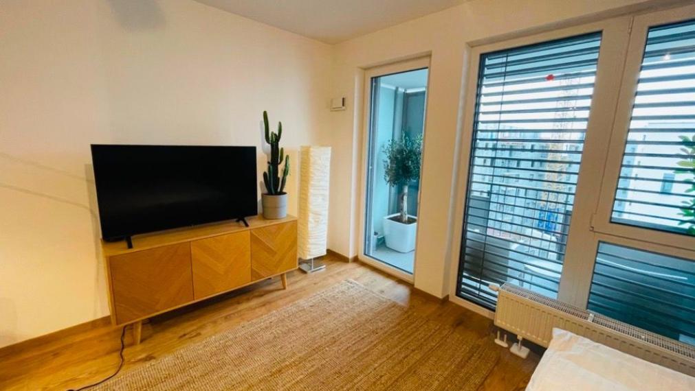 Na prenájom - 1-izbový byt, ul. Hraničná, Bratislava II