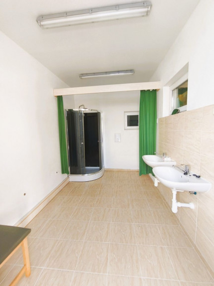 Prenájom komerčného priestoru 236 m² – Dúbravka