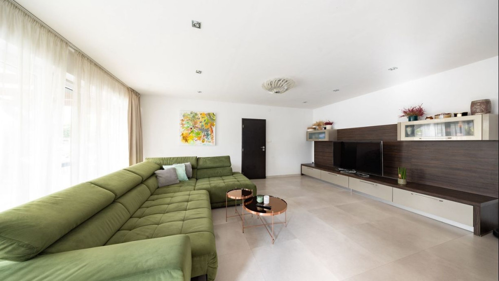 Na predaj -moderný 4‑izbový rodinný dom, Rovinka TOP