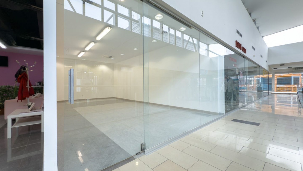 OC Saratov – Obchodné priestory na prenájom v Dúbravke