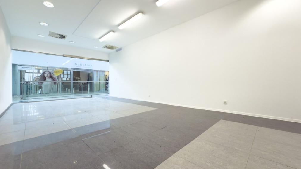 OC Saratov – Obchodné priestory na prenájom v Dúbravke