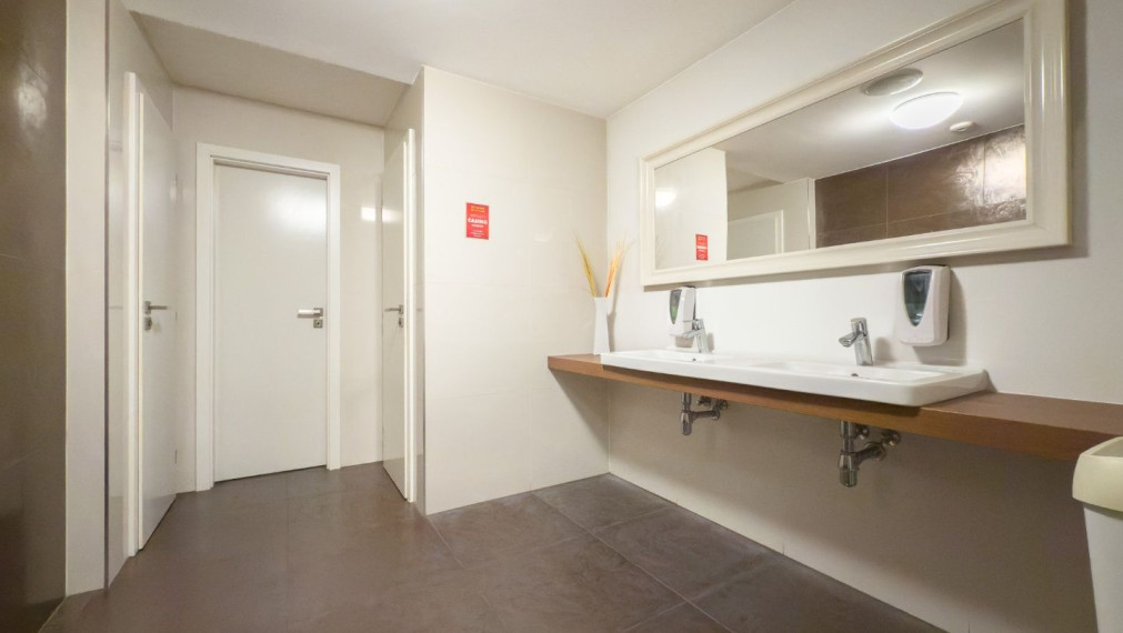 OC Saratov – Obchodné priestory na prenájom v Dúbravke