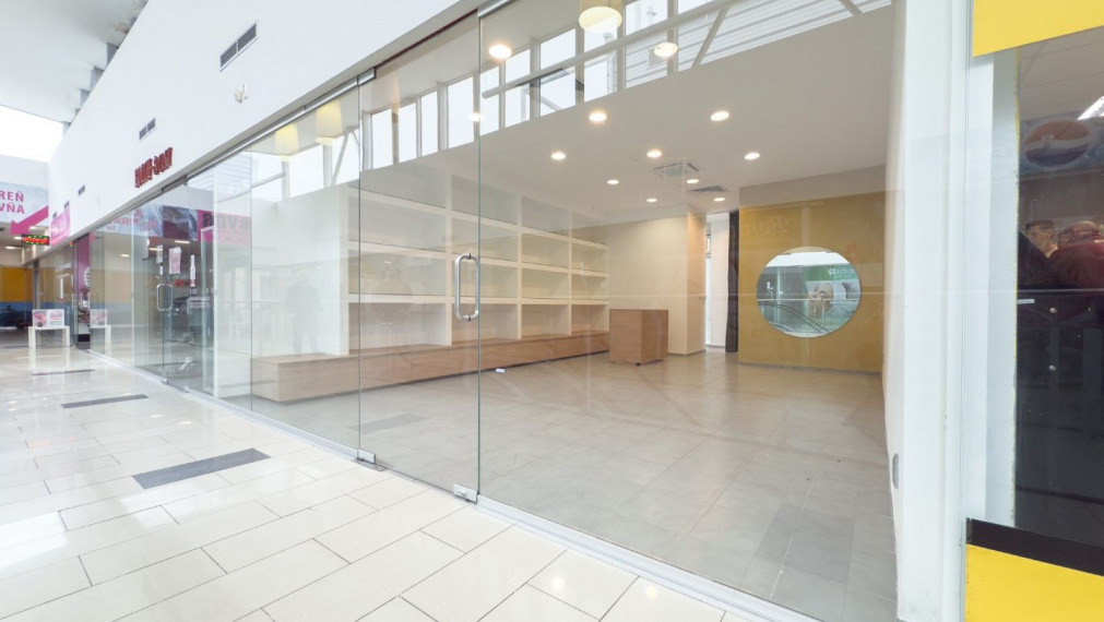 OC Saratov – Obchodné priestory na prenájom v Dúbravke
