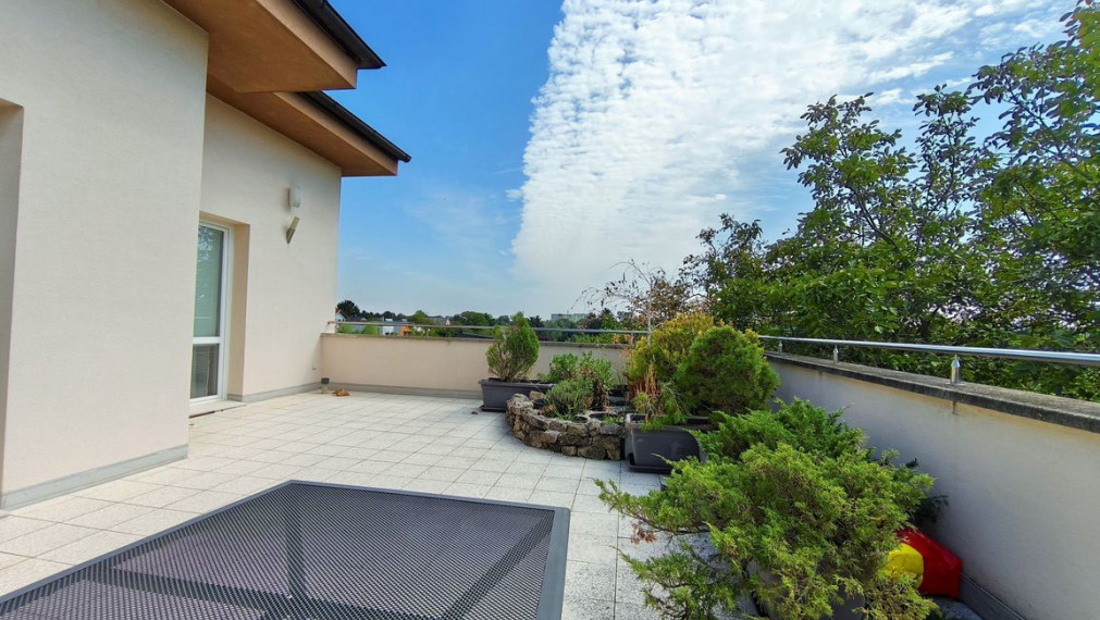 Na predaj - 3i byt, ul. Hradská, Bratislava II TOP