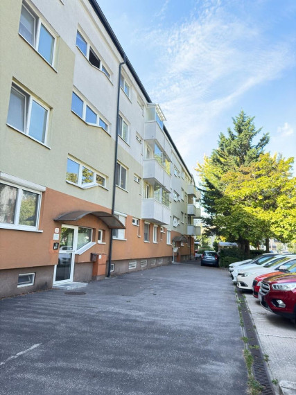 Prenájom 3-izbového bytu, Bratislava – Podunajská 13 TOP