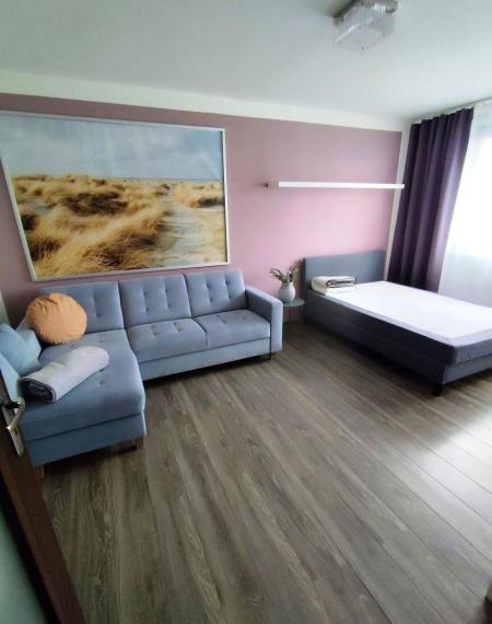 Na prenájom pekný elegantný 1-izbový byt v Petržalke