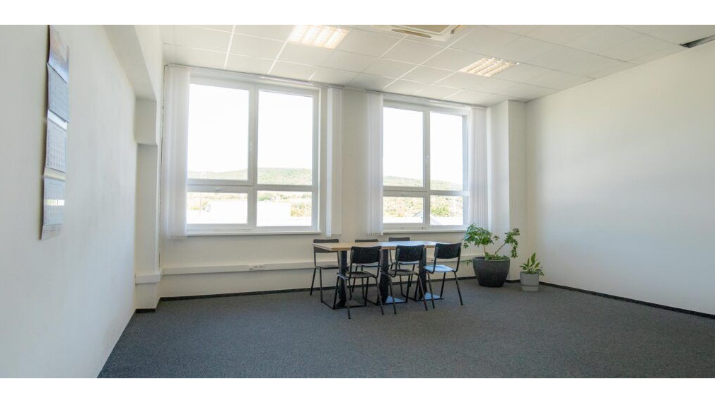 Kancelárie pri ceste do Pezinka na prenájom, Rybničná-Vajnory