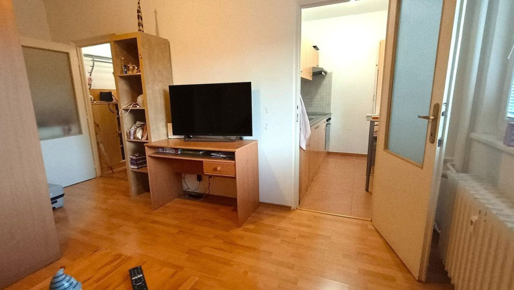  Na predaj 1 izbový byt s veľkou loggiou v Bratislave mestská časť Dúbravka TOP