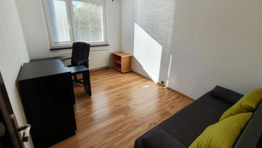 3-izbový byt s nepriechodnými izbami a lodžiou – Furdekova, Petržalka