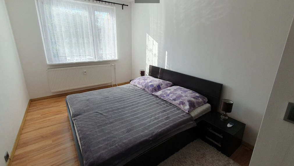 3-izbový byt s nepriechodnými izbami a lodžiou – Furdekova, Petržalka