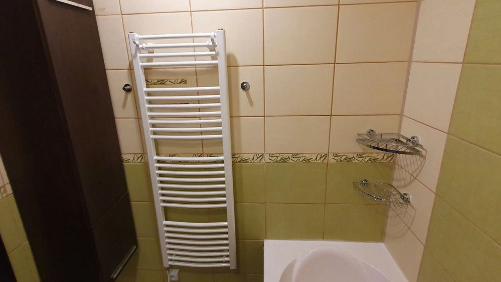 3-izbový byt s nepriechodnými izbami a lodžiou – Furdekova, Petržalka