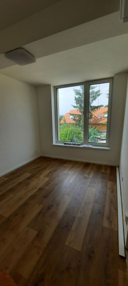 Na prenájom - 4-izbový byt, ul.Štefánikova, Ivanka pri Dunaji