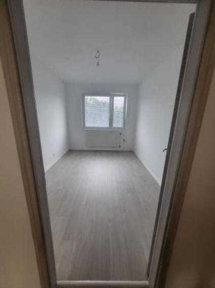 Zrekonštruovaný 3-izbový byt s lodžiou na predaj – Petržalka, Bzovícka ulica