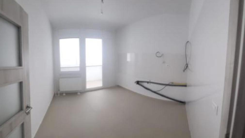 Zrekonštruovaný 3-izbový byt s lodžiou na predaj – Petržalka, Bzovícka ulica