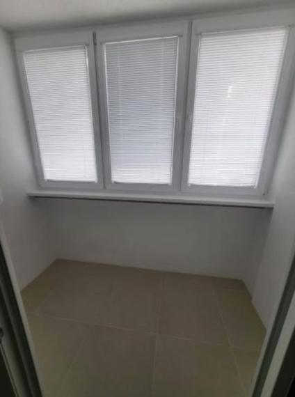 Zrekonštruovaný 3-izbový byt s lodžiou na predaj – Petržalka, Bzovícka ulica