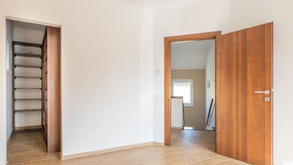 Rodinný dom na predaj - Ružinov