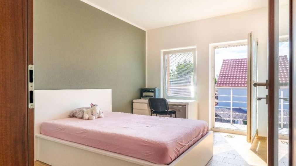 Rodinný dom na predaj - Ružinov