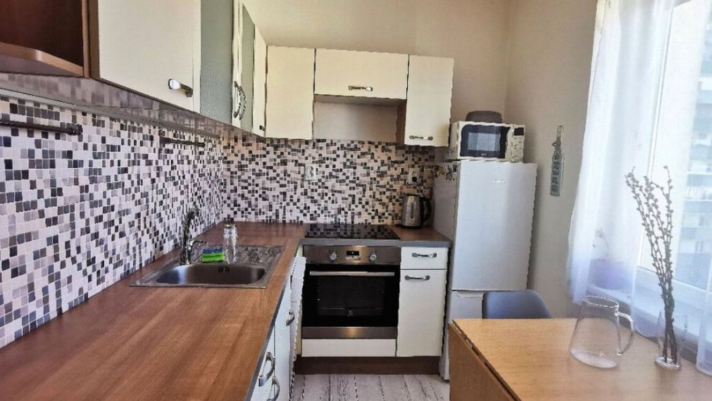 Na prenájom 2-izbový byt s balkónom a klimatizáciou na Záhradníckej