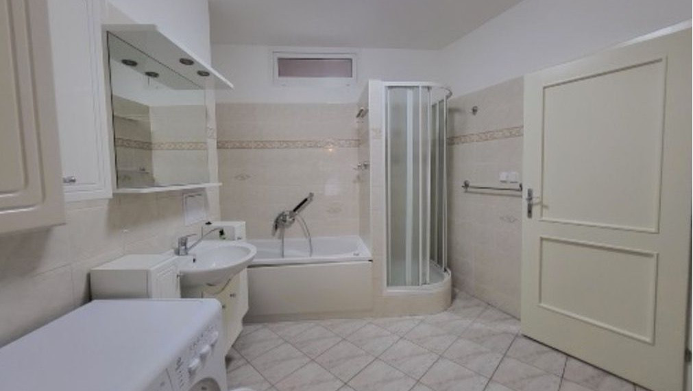 3i byt na prenájom, Grösslingová