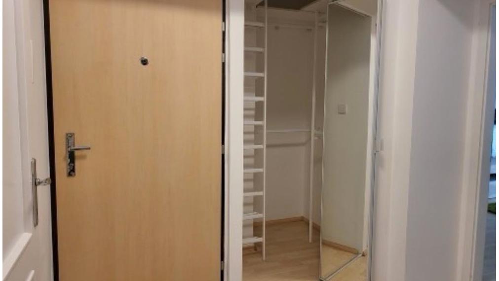 3i byt na prenájom, Grösslingová