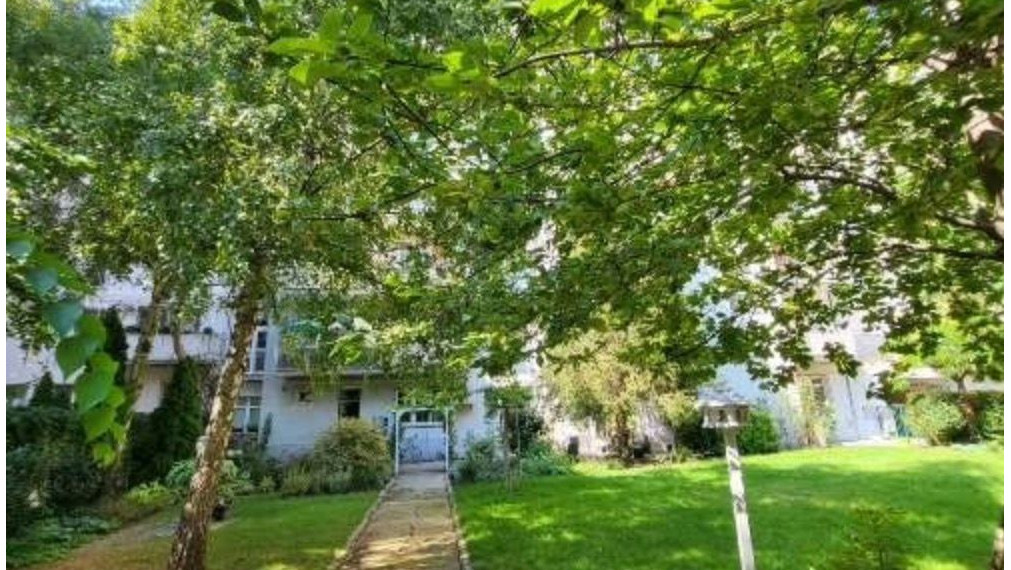 3i byt na prenájom, Grösslingová