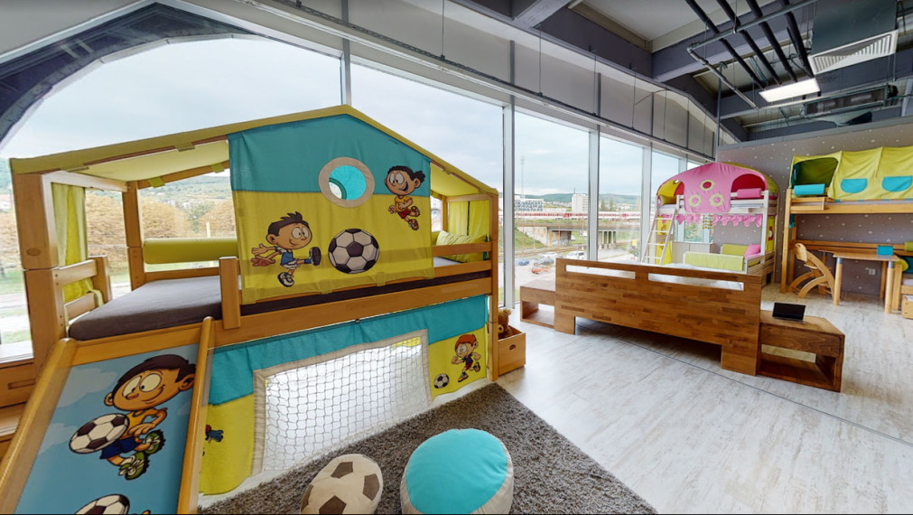 183m2 Obchodný priestor s veľkými výkladmi na Račiansku ulicu, Bratislava III