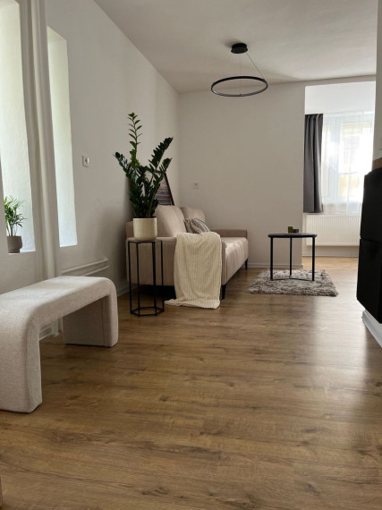 Na prenájom priestranná garsónka  v lokalite Horského parku TOP