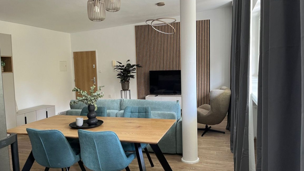 Exkluzívny ateliérový byt pri Horskom parku s prístupom do záhrady TOP