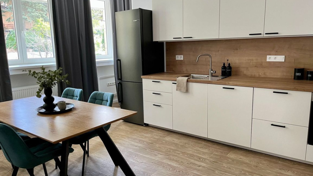 Exkluzívny ateliérový byt pri Horskom parku s prístupom do záhrady TOP