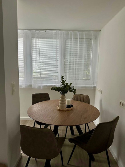 Svetlý 3i byt s terasou, záhradou a bazénom – Staré Mesto TOP